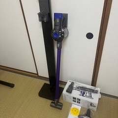 Dyson V6 Trigger+  ロングノズル　専用スタンドつきの画像