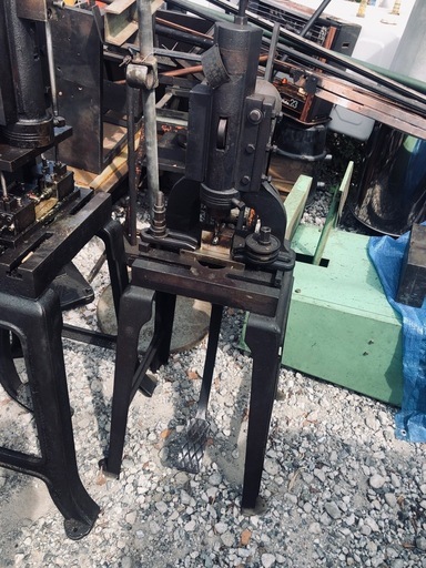 ☆ ケトバシプレス ★ 蹴飛ばし フットプレス 足踏み ★ 板金機械 ★