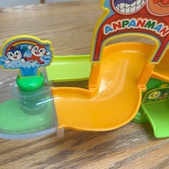 アンパンマンとだだんだん ジャバジャバおふろスライダー 知育玩具 おもちゃの画像