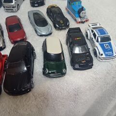 ミニカー19台セット（トミカ、ホットウィール、プルバックカーなど）の画像