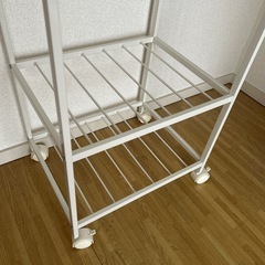 子供用ハンガーラックの画像