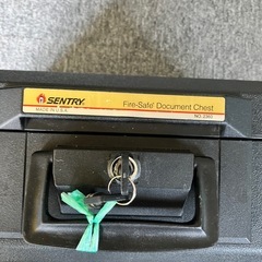 小型金庫　sentry セントリー手提げ金庫鍵付　maid in USAの画像