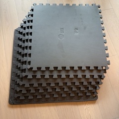 衝撃吸収マットレス　60x60 6枚組の画像