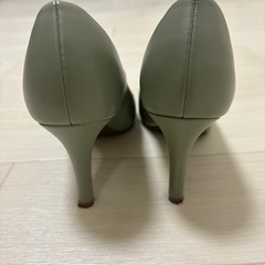 guのパンプスの画像