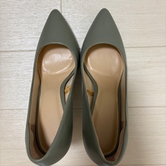 guのパンプスの画像