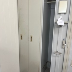 オフィス用4人用ロッカーの画像