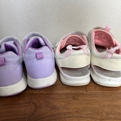 21、20 子ども用スニーカー、サンダルの画像
