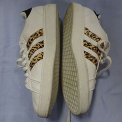 (MM-627)adidas アディダス END PLASTIC WASTE シューズ 靴 24cm ホワイト 中古の画像