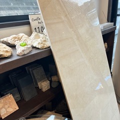 【タイル　大理石調のタイル】＊御影石・タイル・大理石・砂利・石・石材・庭石・ロックガーデンなど＊の画像