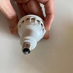 新品；LEDハロゲン電球（白、E11口金、40W相当、昼光色）の画像