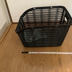 自転車のかごの画像
