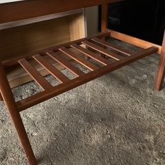 テーブル　収納付き　家具の画像