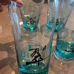 SUIのグラス4個の画像