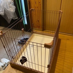犬のケージ　サークル　ペットボトル給水器付きで　　の画像