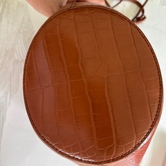 charles&keith バッグの画像
