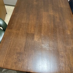 ダイニングテーブルの画像