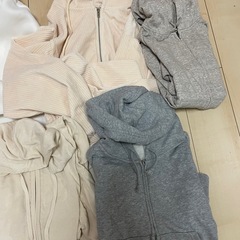 レディース　パーカーまとめての画像