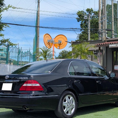 ローンは毎月9,500円～　トヨタ　セルシオ Ｃ仕様　後期モデル　サンルーフ　ルーフバイザー　黒本革シート　パワーシート　シートヒーター＆ベンチレーション　クルーズコントロール　純正ナビ　バックカメラの画像