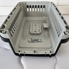 ペット用のクレート（キャリーケース）の画像