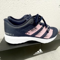 【未使用】 adidas ランニングシューズの画像