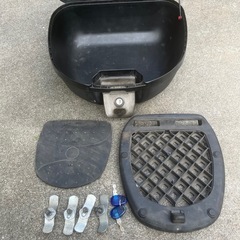 GIVI ジビ モノロックケース リアボックス ハードケース スズキロゴ入りの画像