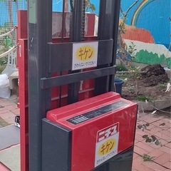 バッテリー式昇降リフトの画像
