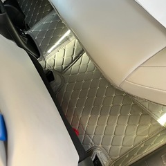 レクサスuxフロアマットの画像