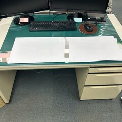 ①オフィスデスク　1200×700×700メーカーPULS机多数出品中！の画像