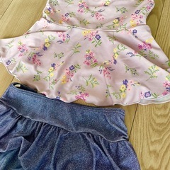 〈サイズ130〉今月末まで キッズ女の子 セパレート水着 フリルの画像