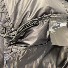 新品同様 UNIQLO 女性ベストXLの画像