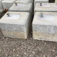 基礎ブロック　4個セット　灯油タンク、テントなどの転倒防止ウェイトの画像