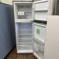 I367 🌈 ジモティー限定価格！ Hisense 冷蔵庫 (227L) 大きめ2ドア ⭐ 動作確認済 ⭐ クリーニング済の画像