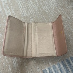 miumiu財布　箱付きの画像