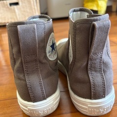 CONVERSEハーフカットスニーカーの画像
