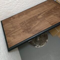 無料　カフェテーブルの画像