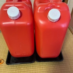 【お渡し者決定】灯油ポリタンク×2の画像