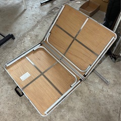 コールマン フォールディングテーブル（ランタン柄）の画像