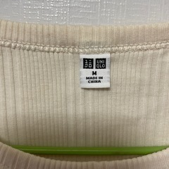 【美品】ユニクロ　リブTシャツ　レディース Mサイズの画像