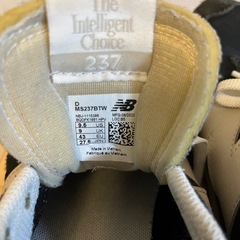 new balance ２３７ ブラック/ホワイト 27cmの画像