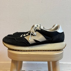 new balance ２３７ ブラック/ホワイト 27cmの画像