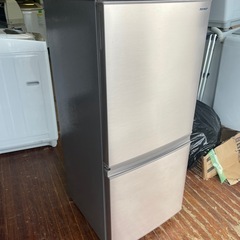  北九州市内配送無料　保証付き シャープSJ-D14E-N 冷蔵庫 ブロンズ系 [137L /2ドア /右開き/左開き付け替えタイプ] の画像