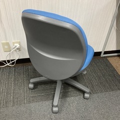 事務用品　椅子　回転椅子　デスク用品の画像