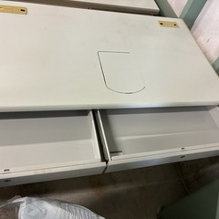 オフィスデスク3人用（おそらく鍵なし）の画像