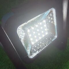 マキタ makita ML805 充電式LEDスタンドライト 本体のみ【船橋馬込店】【店頭取引限定】【中古】管理番号：IT5NBYUTJKMCの画像