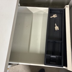 オフィスデスク鍵あり 1点の画像