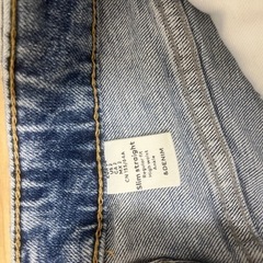 H&M  スリムストレートデニムの画像