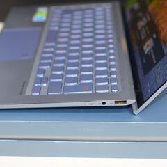 中古良品ノートパソコン ASUS ZenBook UX392FN Windows11 core i7-8565U/メモリ16GB/SSD512GB/13.9インチ/無線内蔵/webカメラ搭載の画像