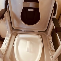 決まりました　脱臭機能付き介護用ポータブルトイレの画像