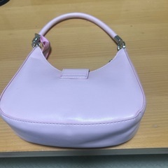 ピンクのミニショルダーバッグの画像
