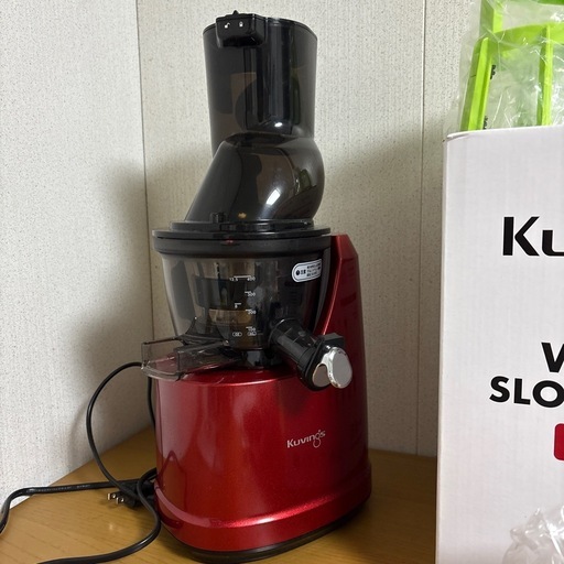 KuvingsのEVO-800VGスロージューサー